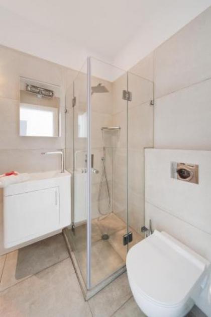 Stunning Apt w/ Balcony & Sea View by Sea N' Rent - image 17