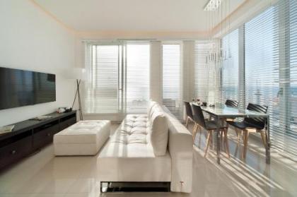 Stunning Apt w/ Balcony & Sea View by Sea N' Rent - image 2