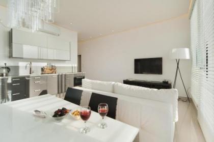 Stunning Apt w/ Balcony & Sea View by Sea N' Rent - image 4