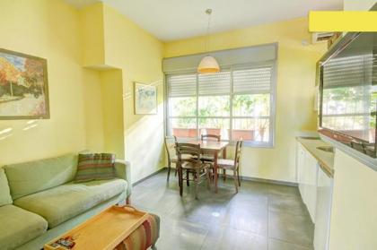 TLV Living Apartment - image 1
