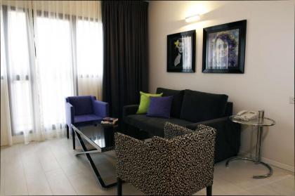 BEST WESTERN Regency Suites - image 14