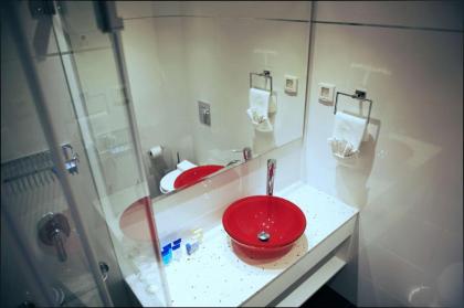 BEST WESTERN Regency Suites - image 15