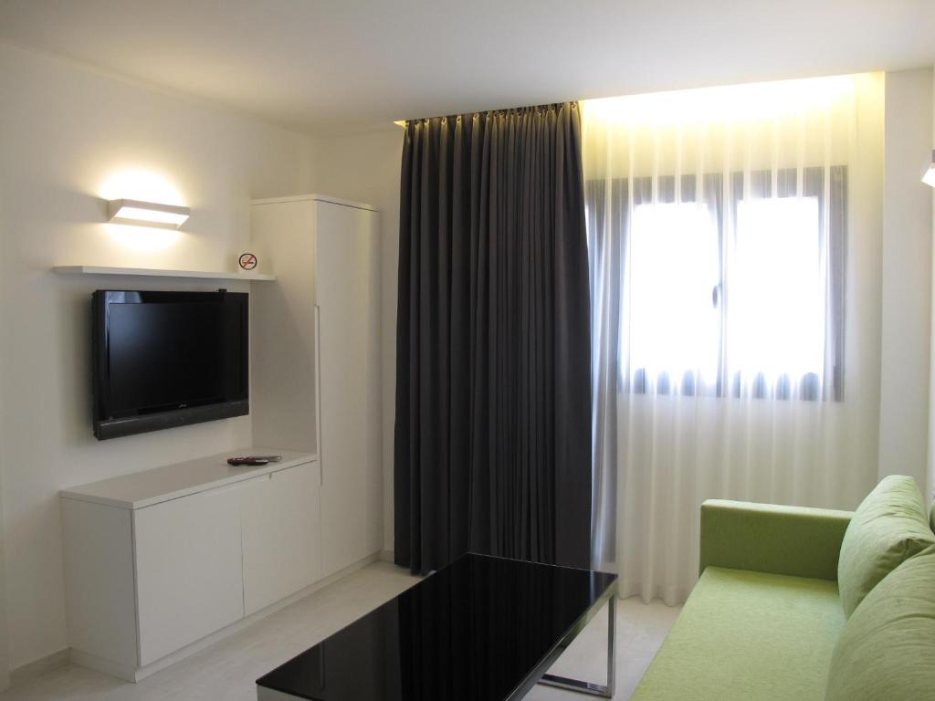 BEST WESTERN Regency Suites - image 5
