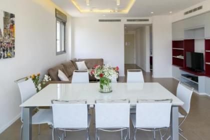 Comfort 3BR & Balcony in City Center by FeelHome - image 12