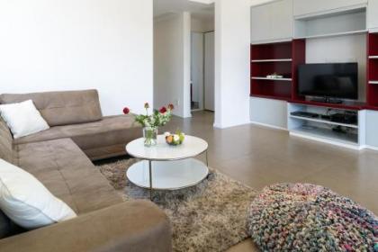 Comfort 3BR & Balcony in City Center by FeelHome - image 13