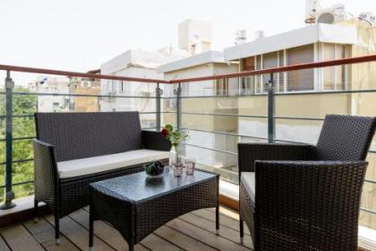Comfort 3BR & Balcony in City Center by FeelHome - image 4