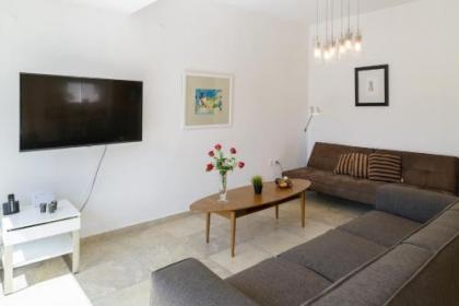 Penthouse & Terrace near Hilton by FeelHome - image 19