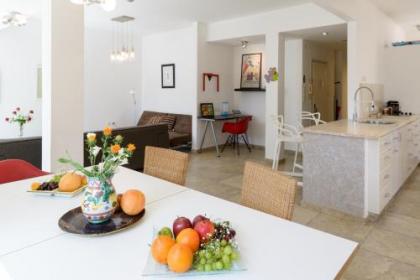 Penthouse & Terrace near Hilton by FeelHome - image 4