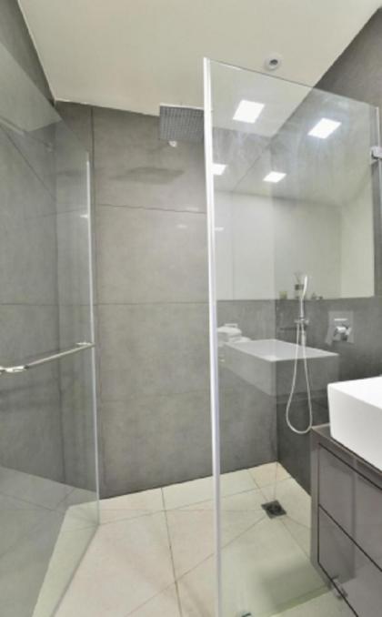 Renovated 2BR Apt. on Nordau Blvd - image 2