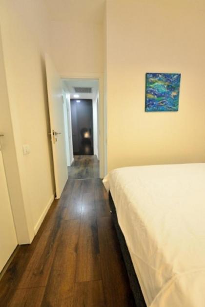 Renovated 2BR Apt. on Nordau Blvd - image 3