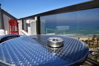 Penthouse Apartment On The Beach - image 10