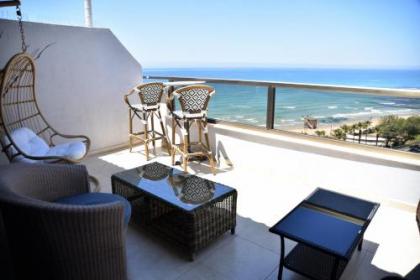Penthouse Apartment On The Beach - image 14