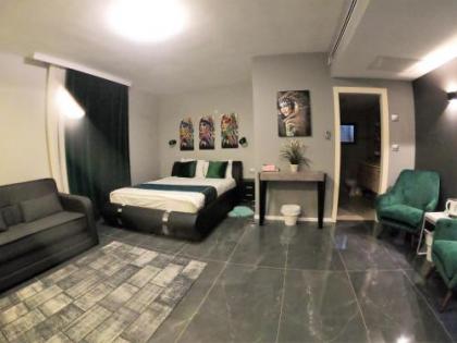 Penthouse Apartment On The Beach - image 19