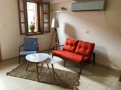 Helen Apartment - image 1