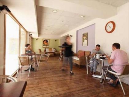 Andromeda Hill Apartments & Spa - image 4