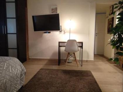 Private rooms near the beach center - image 5