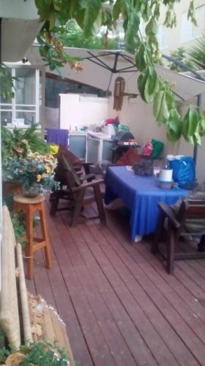 Wonderful Garden Apartment - image 1