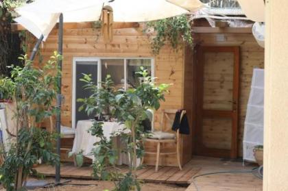 Wonderful Garden Apartment - image 3