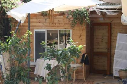 Wonderful Garden Apartment - image 8