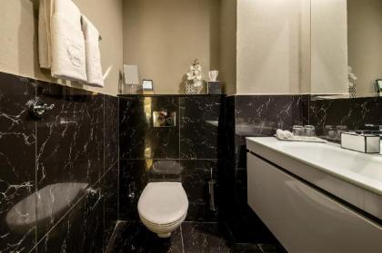Port and Blue TLV Boutique Suites - image 18