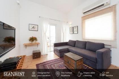 Excellent City Centre Apts w/ Balcony by Sea N' Rent - image 10