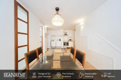 Excellent City Centre Apts w/ Balcony by Sea N' Rent - image 13