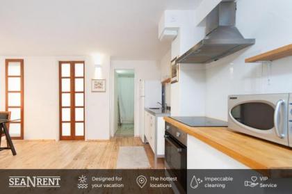Excellent City Centre Apts w/ Balcony by Sea N' Rent - image 17