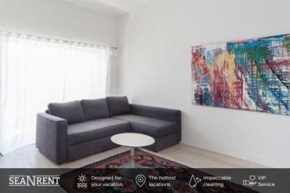 Excellent City Centre Apts w/ Balcony by Sea N' Rent - image 5