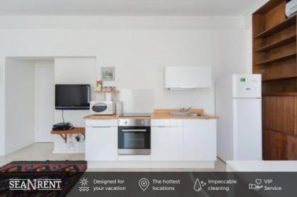 Excellent City Centre Apts w/ Balcony by Sea N' Rent - image 6