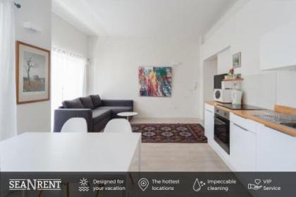 Excellent City Centre Apts w/ Balcony by Sea N' Rent - image 7