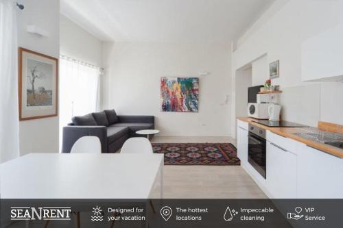 Excellent City Centre Apts w/ Balcony by Sea N' Rent - image 7