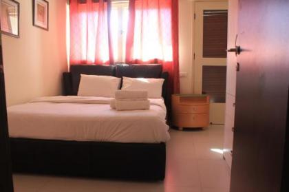 Gordon Beach Apartment - image 1
