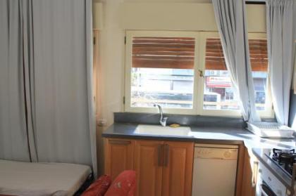 Gordon Beach Apartment - image 19