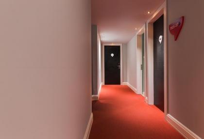 Hotel 75 - image 20