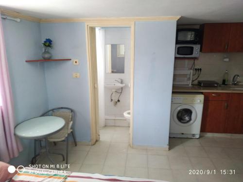 Amir's Apartments - image 2
