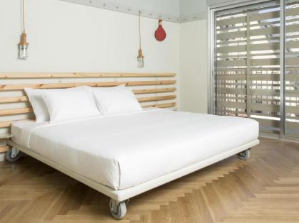 Florentin House - image 6