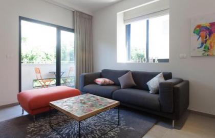 Sunny Luxury Apartments - image 2