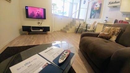 Central Stay TLV Beachfront - image 2