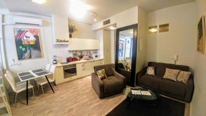 Central Stay TLV Beachfront - image 3