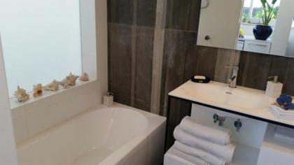 Tel Aviv Roof Apartment - image 15