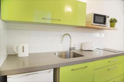Cozy 1 BR Apt. near the beach - image 3