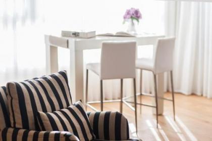 Stylish & Homey 3BD Apt in the Heart of Tel-Aviv by Sea N' Rent - image 9
