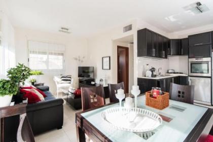Luxury Duplex Apt w/ Balcony by Sea N' Rent - image 1