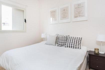 Luxury Duplex Apt w/ Balcony by Sea N' Rent - image 19