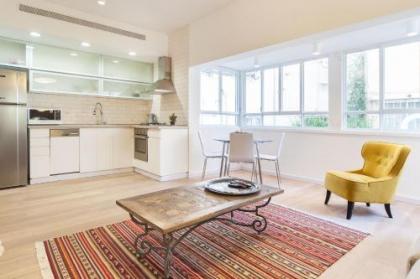 Bright 2BD Apartment in the Heart of Tel Aviv by Sea N' Rent - image 2