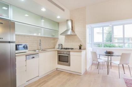 Bright 2BD Apartment in the Heart of Tel Aviv by Sea N' Rent - image 4