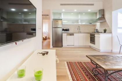 Bright 2BD Apartment in the Heart of Tel Aviv by Sea N' Rent - image 5