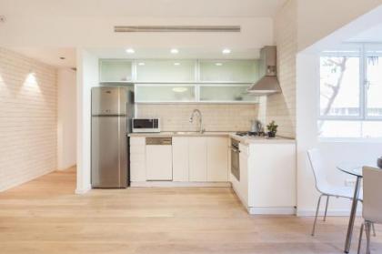 Bright 2BD Apartment in the Heart of Tel Aviv by Sea N' Rent - image 6