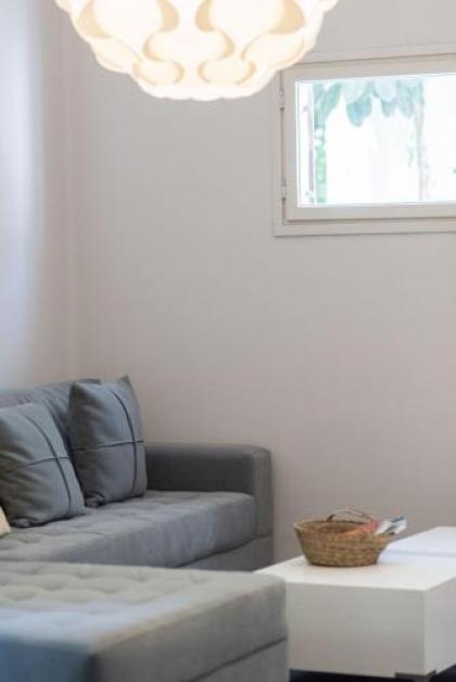 Beautiful 2Bd w/ Private Balcony by Sea N' Rent - image 13