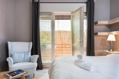 Beautiful 2Bd w/ Private Balcony by Sea N' Rent - image 18